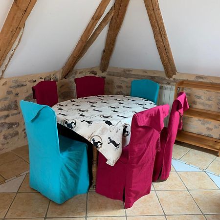 Cafe De La Place Gite & Chambres D'Hotes "Lou Pastre" Lanuejols  Luaran gambar