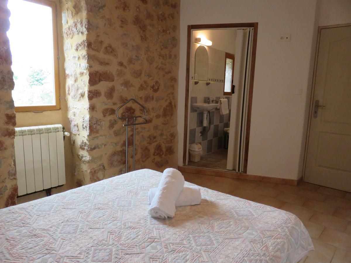 Cafe De La Place Gite & Chambres D'Hotes "Lou Pastre" Lanuejols  Luaran gambar